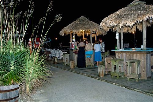 Snug Harbor Marina And Hotel Chincoteague Exterior photo