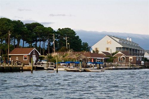 Snug Harbor Marina And Hotel Chincoteague Exterior photo