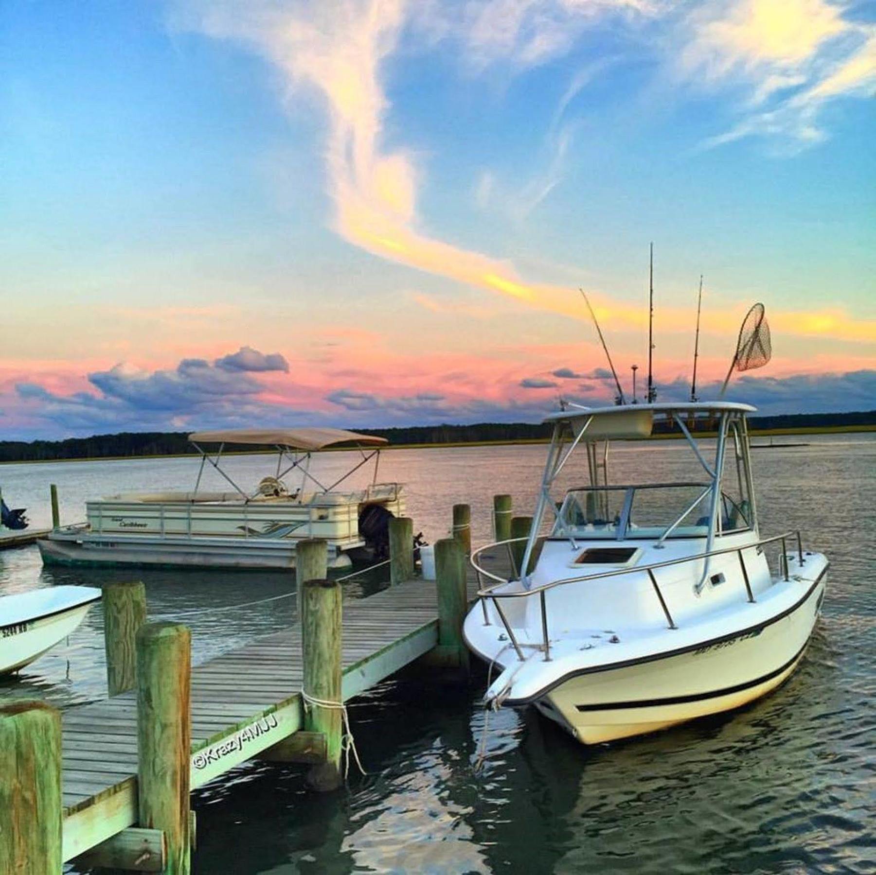 Snug Harbor Marina And Hotel Chincoteague Exterior photo