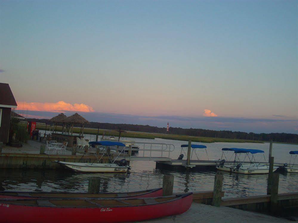 Snug Harbor Marina And Hotel Chincoteague Exterior photo